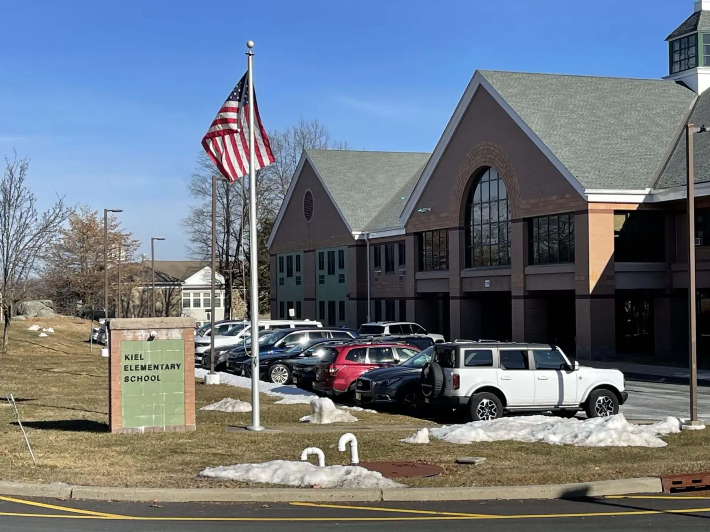 kiel elementary school facade in Kinnelon, nj