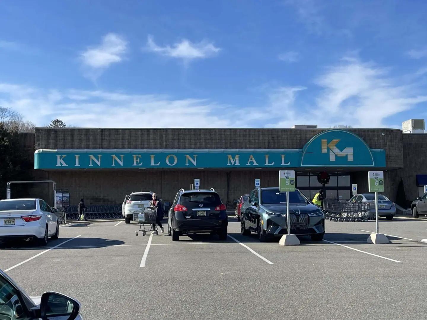 View of the famous Kinnelon Mall in Kinnelon NJ