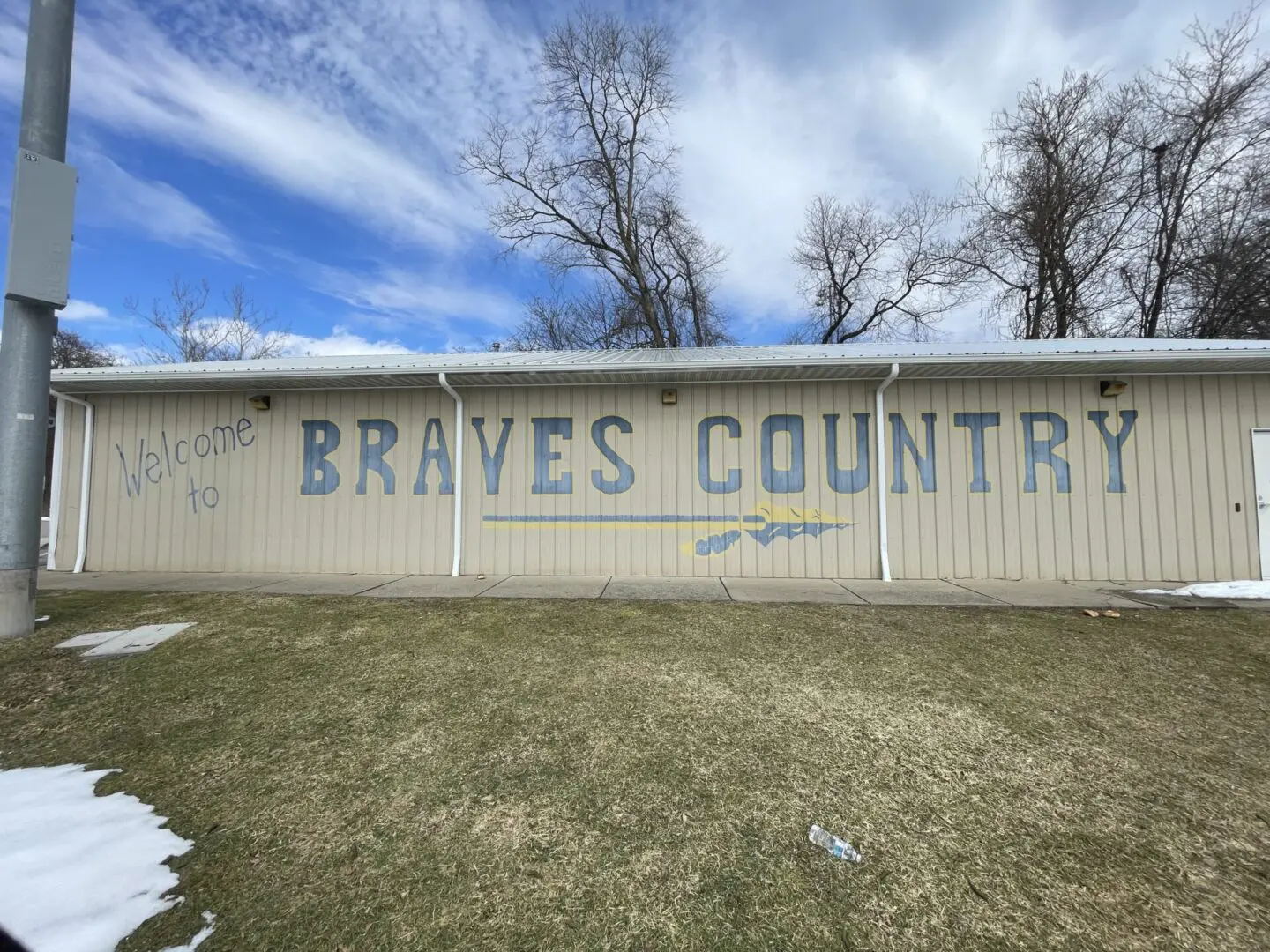 "welcome to braves country" sign, oakland new jersey is home to the braves high school football team