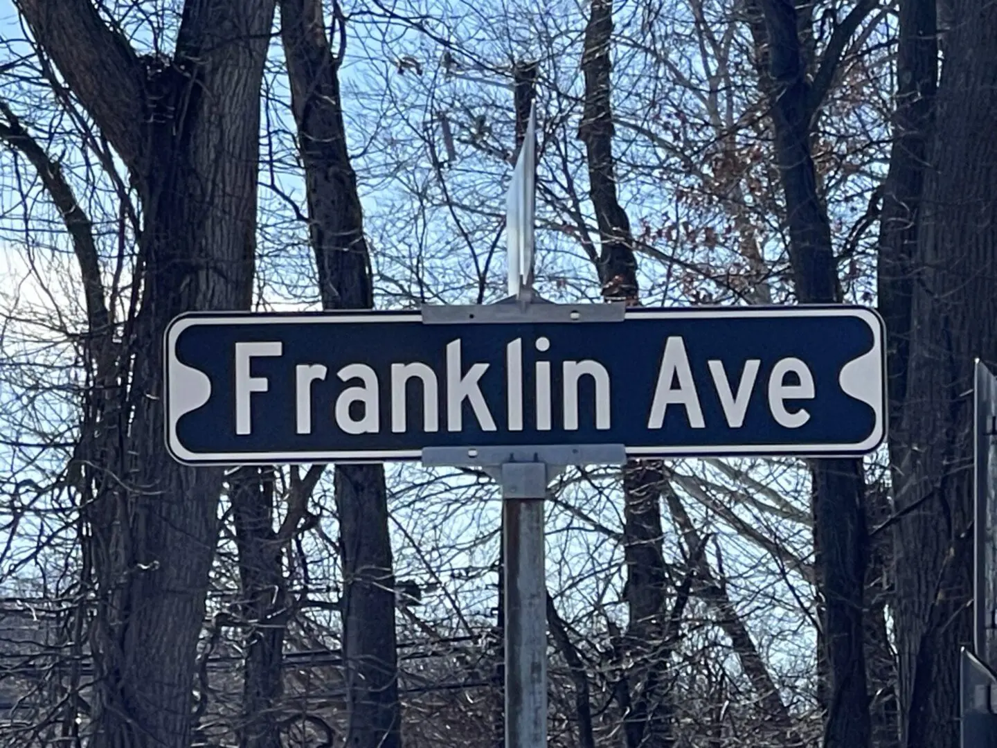 franklin ave road sign in franklin lakes nj