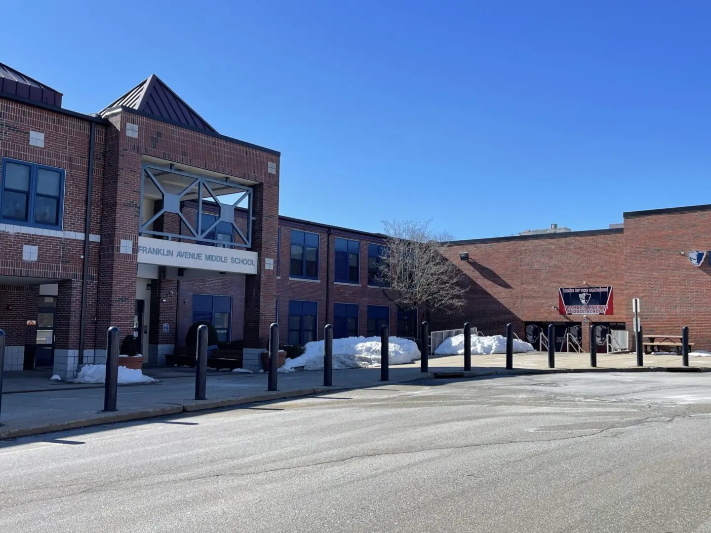 Franklin Avenue Middle School Building in Franklin Lakes NJ