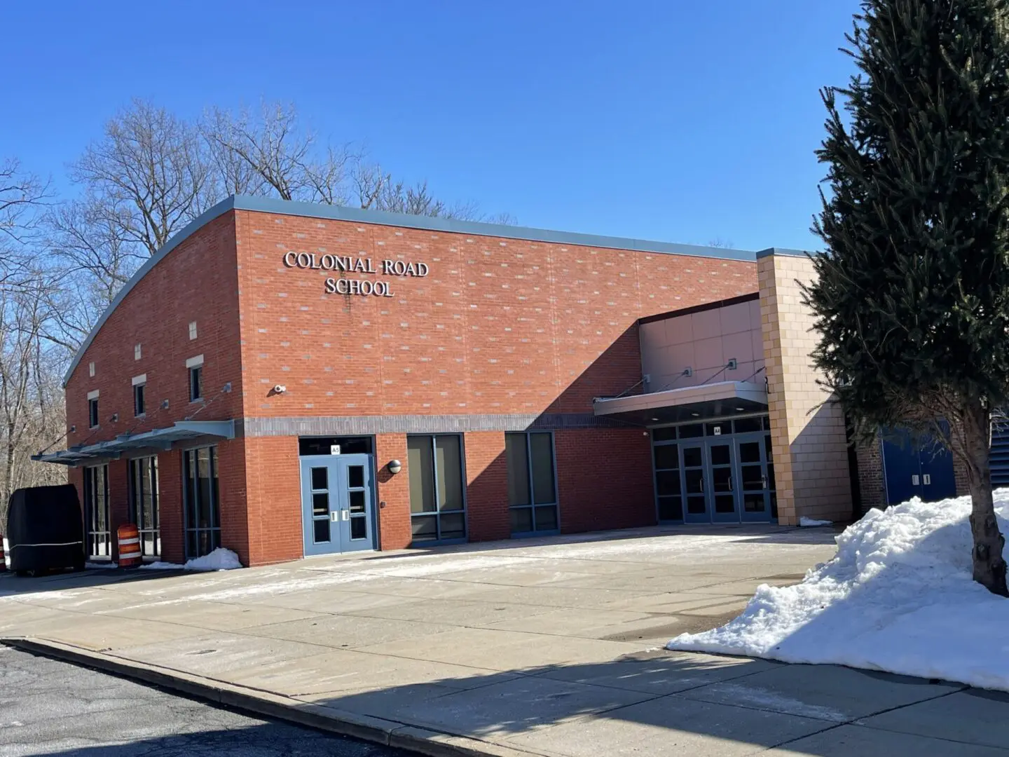 Colonial Road Elementary School in Franklin Lakes NJ