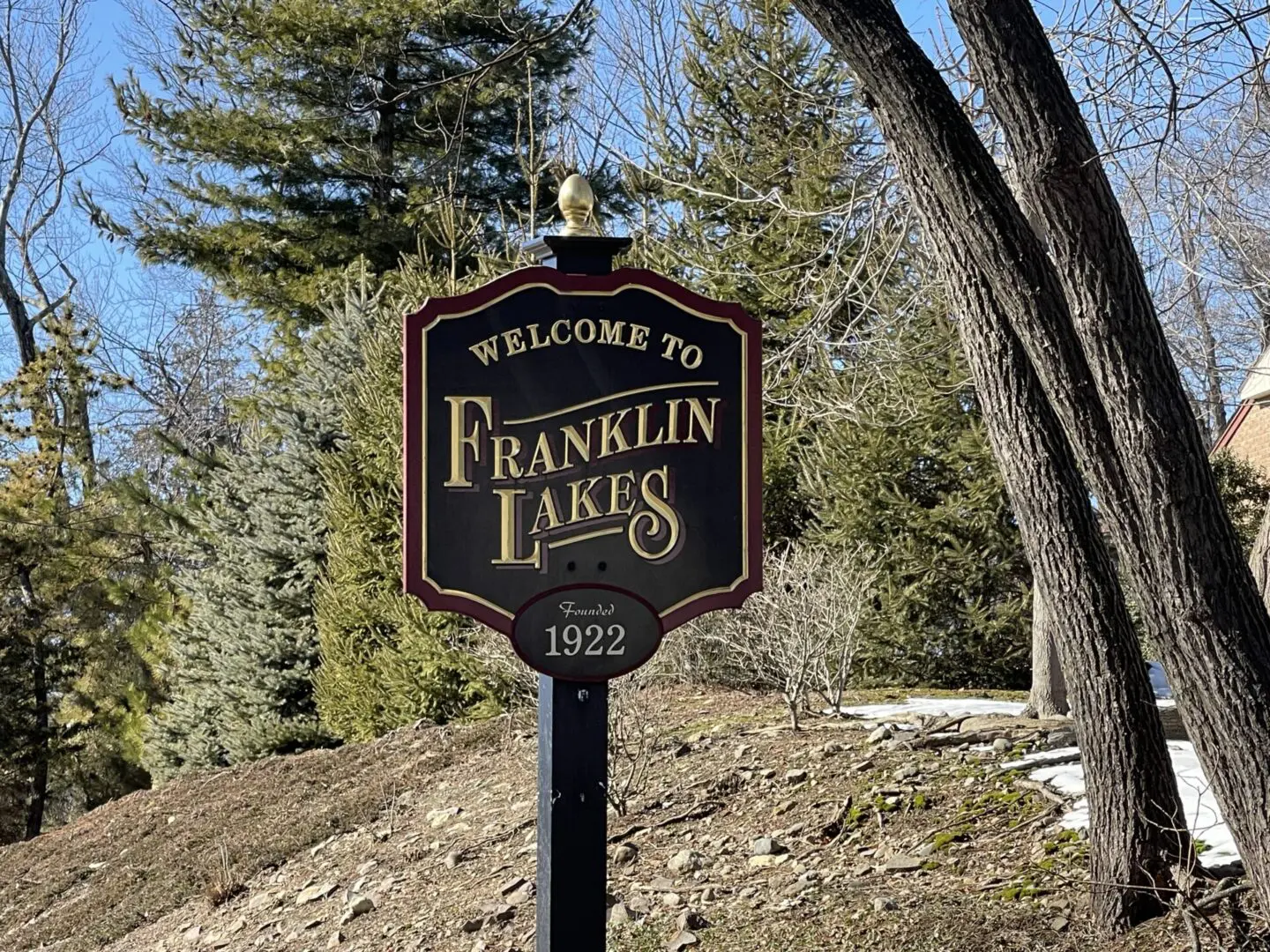 welcome to Franklin Lakes New Jersey sign, home of cleaning for busy people